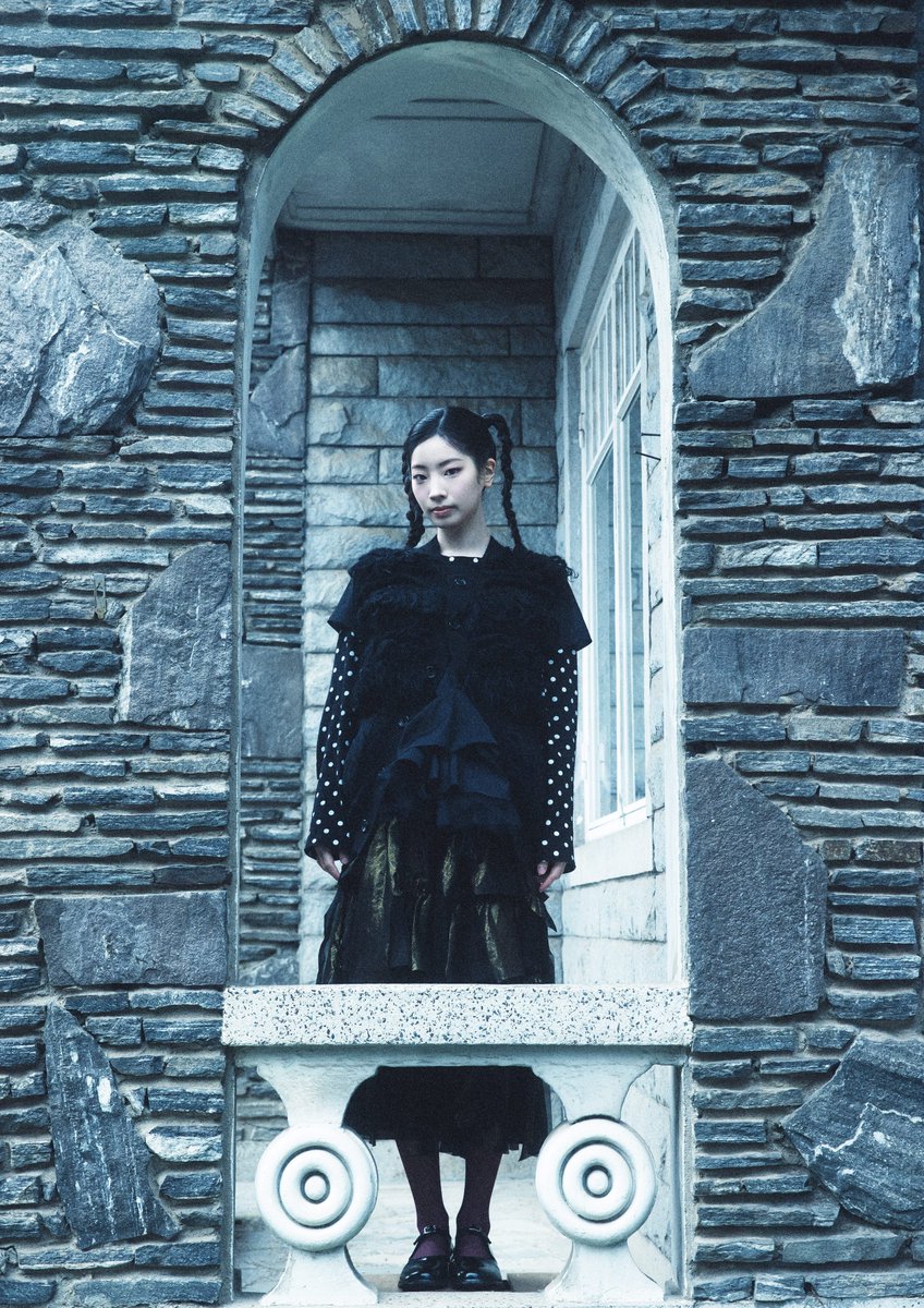 godmitzu's tweet photo. DAHYUN for MAPS Korea &amp; Japan https://t.co/G2KWdnVYtw