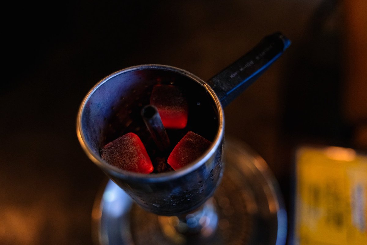 おーぷん
13時~29時☁️

今日は華の金曜日‼️
みんなで沢山シーシャ吸いましょ✌️

今日のオススメは…
花粉を吹き飛ばせ‼️
🫖🌱ミントティー🌱🫖

本日も沢山のご来店
お待ちしております‼️

staff
じょー
なな