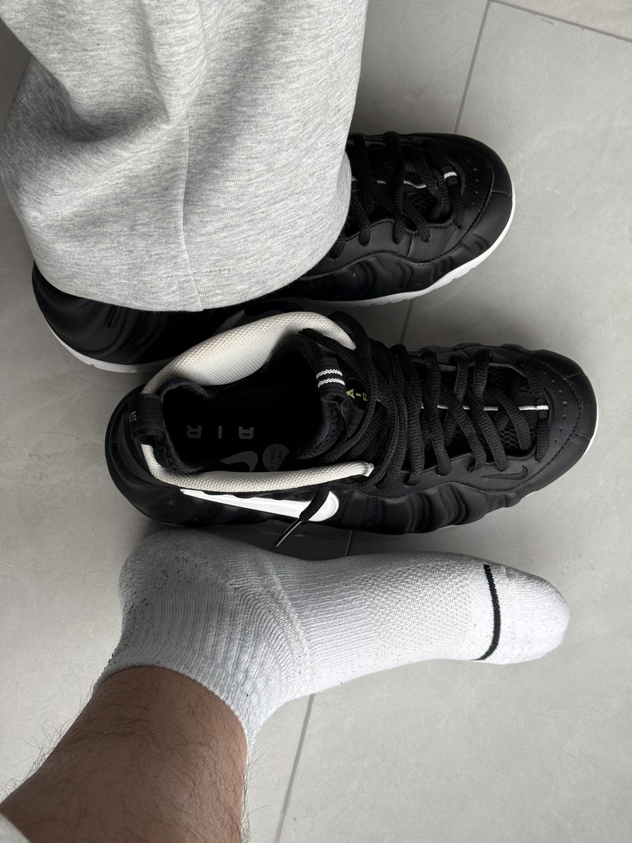 sneakerbear tweet media