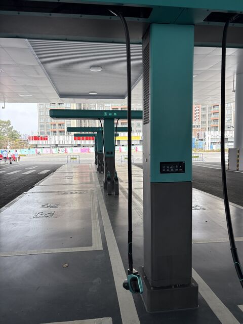 Michael32967592's tweet photo. Presenting the BYD #FlashCharger V2
Be ready in 5 min (10-70%)
Full in 9 min (10-97%)
+3 min at -30 Degree C
Let’s not talk about kWatts, let’s talk about the Time we give you back.
Coming to Europe, Latin America, Middle East & Africa and Asia Pacific soon
#BuildYourDreams