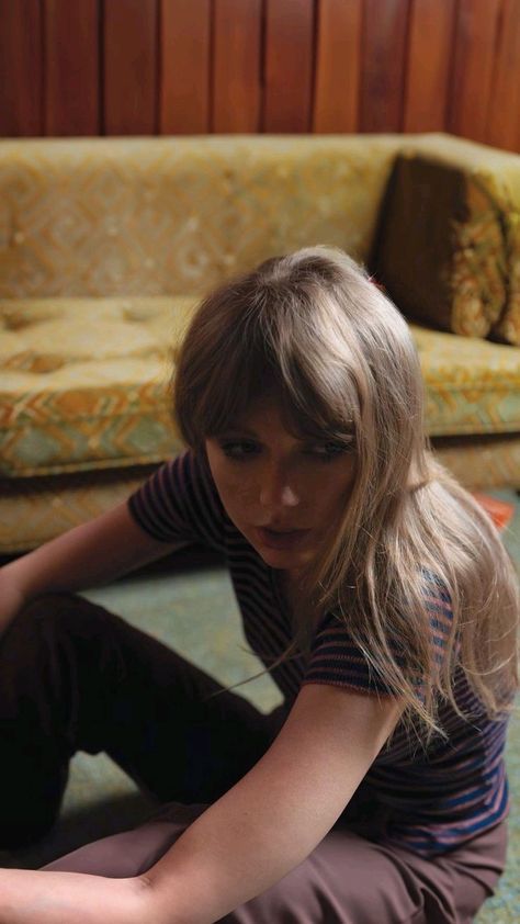 longsshort's tweet image. he's kinda giving taylor on midnights photoshoot