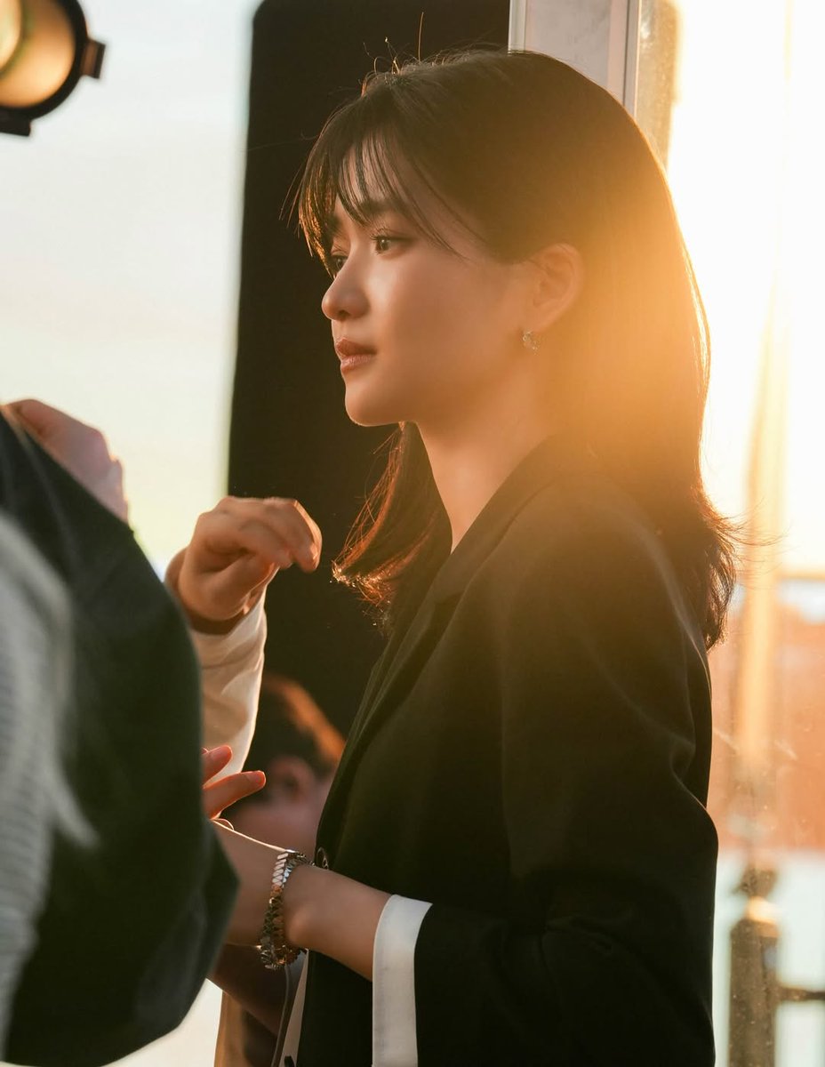 taeri_yeosin's tweet photo. Kim Taeri X Golden Dew 
B-cut
🖤 https://t.co/O437xVtg31
