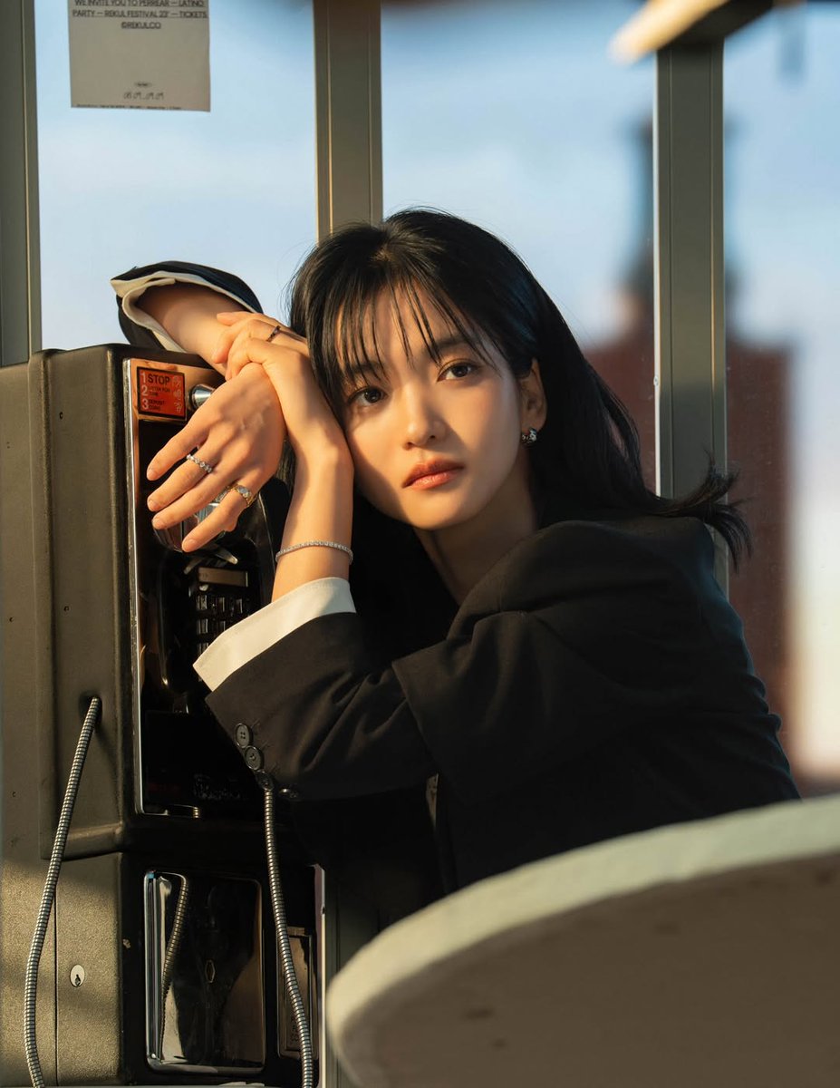 taeri_yeosin's tweet photo. Kim Taeri X Golden Dew 
B-cut
🖤 https://t.co/O437xVtg31