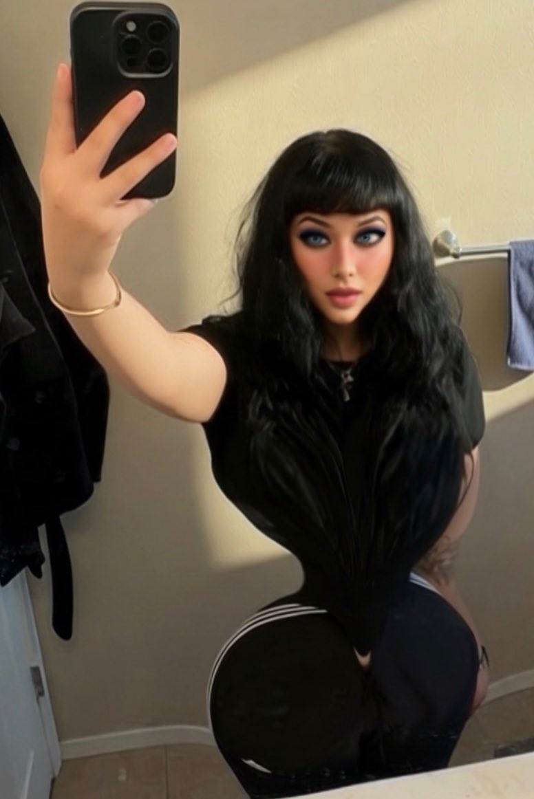 alexandria athena tweet media