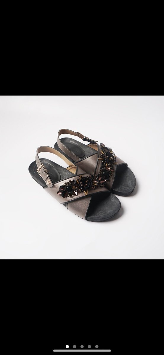 nuttski's tweet photo. @txtdarionlshop Izin buka lapak

Pvra cavvami black size 38, BNIB jual rugi 500k aja, toko oren/ijo ready yaaa, atau kalo mau cod posisi di jogja https://t.co/Fqrh0pjqfK