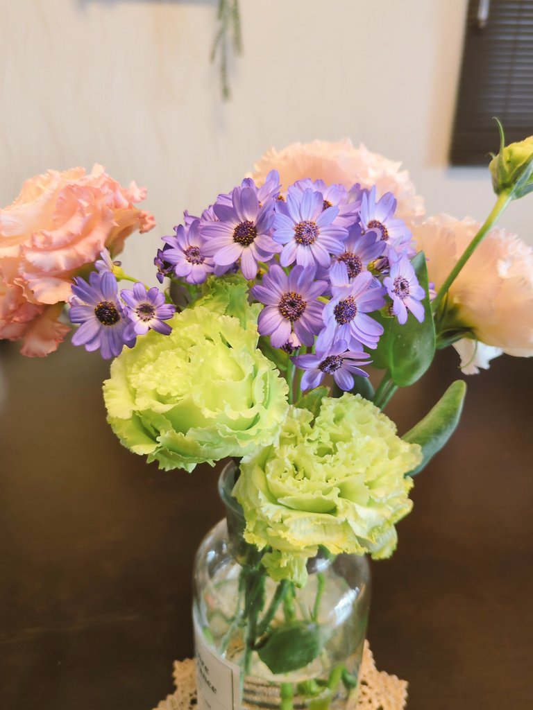 tyuntuuntyuntui's tweet photo. 郡山駅前に行ったら、寿泉堂クリニックでオープンお祝いのお花のサービス💐
部屋が華やかになって嬉しい🥰 https://t.co/VUeD8ZhQuK