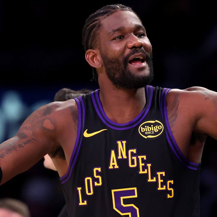 LakeShowYo tweet media