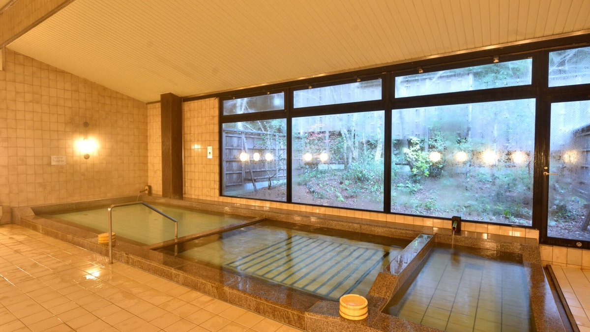 kyoto_onsen's tweet photo. 【くらま温泉】
京都市左京区の鞍馬山の自然に囲まれた名湯くらま温泉。
パワースポットとしても有名な鞍馬寺や由岐神社にも近く、心身ともにリフレッシュできる温泉です。

https://t.co/tVOkTrafVQ

＃くらま温泉
＃京都温泉巡り https://t.co/AKlg04OApp