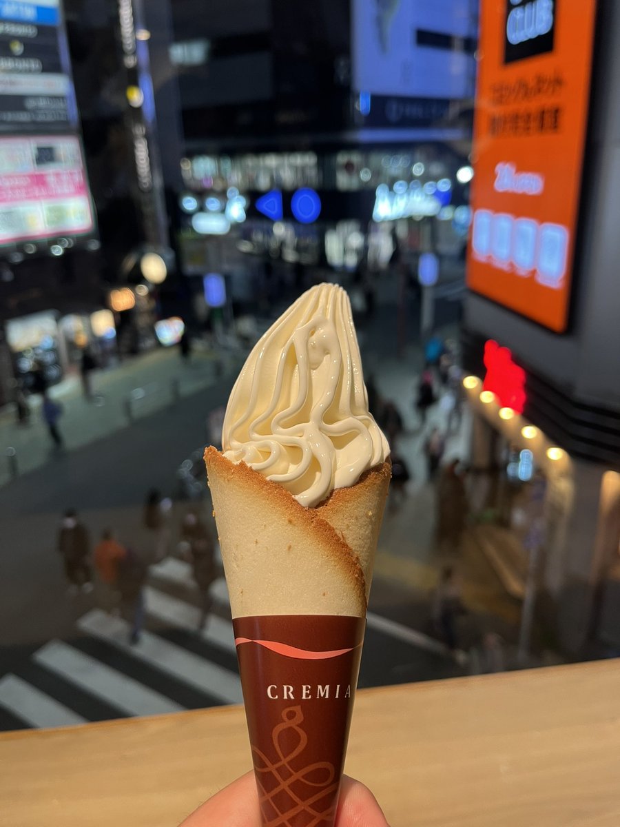 maze_p_q_'s tweet photo. 元々500円だったのが、600円になり
より一層充足感を求めるようになってしまったでお馴染みのクレミアを召す。
#CREMIA https://t.co/UxsURFu0oX