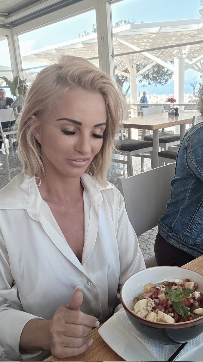 RealCandysamira's tweet image. Now enjoying a nice breakfast to start the day right ☕️🥐
Wishing you all a relaxed and positive morning. #morningvibes #breakfasttime #goodmorning #starttheday