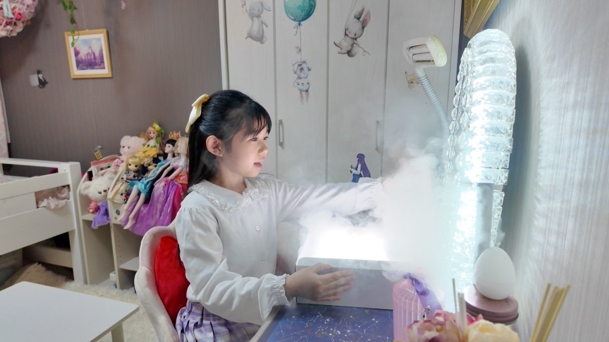genkiichioka's tweet photo. 子どもが

「なんで？」
「どうして？」
「やってみたい！」
って聞いてくる瞬間。
あれは、
 未来の科学者が生まれる瞬間だと思う。

でも大人は
その芽をよく潰してしまう...

現実は
・道具がない
・実験は危ない
・家ではできない

そうやって
子どもたちの可能性は
少しずつ消えていく。
それがもったいなくて
僕は作りました。

🔬 おうちLABO

数年前からずっと考えていて
やっとできました。
家で本格実験ができる
実験キット。
僕のサポート動画で
安全に実験できます。

子どもが
「科学って面白い」
と思う瞬間を
家で作れる。

僕が大切にしている言葉があります。
「人間が想像できることは
　人間が必ず実現できる」

フランスのSF作家の言葉です。

頭に浮かんだ
「やってみたい！」

それを実際に形にする。
その小さな成功体験の積み重ねが

「やればできる！」
という自信になります。

そして僕は信じています。

おうちLABOを体験した子どもたちの中から
未来の研究者や発明家が生まれることを。

未来の科学者は
家から生まれるかもしれない。
その小さな科学の芽を育てる��とが
僕の本気の夢です。

もし

「子どもの可能性を伸ばしたい」
と思ってくれたら
チェックしてみてください。

3月中お届けは限定300個　春休み中にぜひ可能性を広げてみてください
https://t.co/zr9hhiwrWr