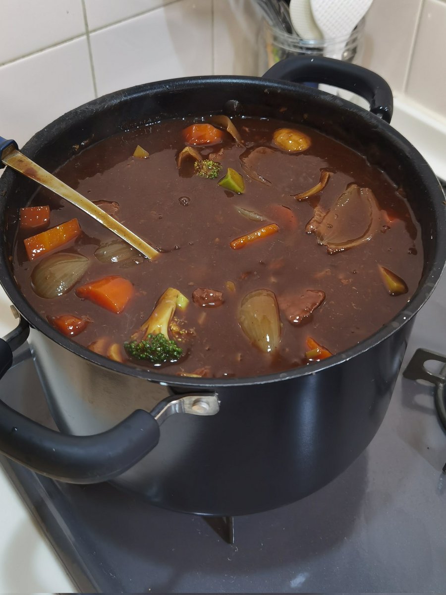 偶に無性ににビーフシチューか食べ(作り)たくなる時があります

そしてコイツは自分で創るのが一番旨い😋 