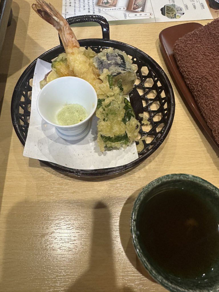 minonon10's tweet photo. 岡山出張と広島出張♪ ご飯しゅう🍚🍖 https://t.co/IbZCTBGN8r