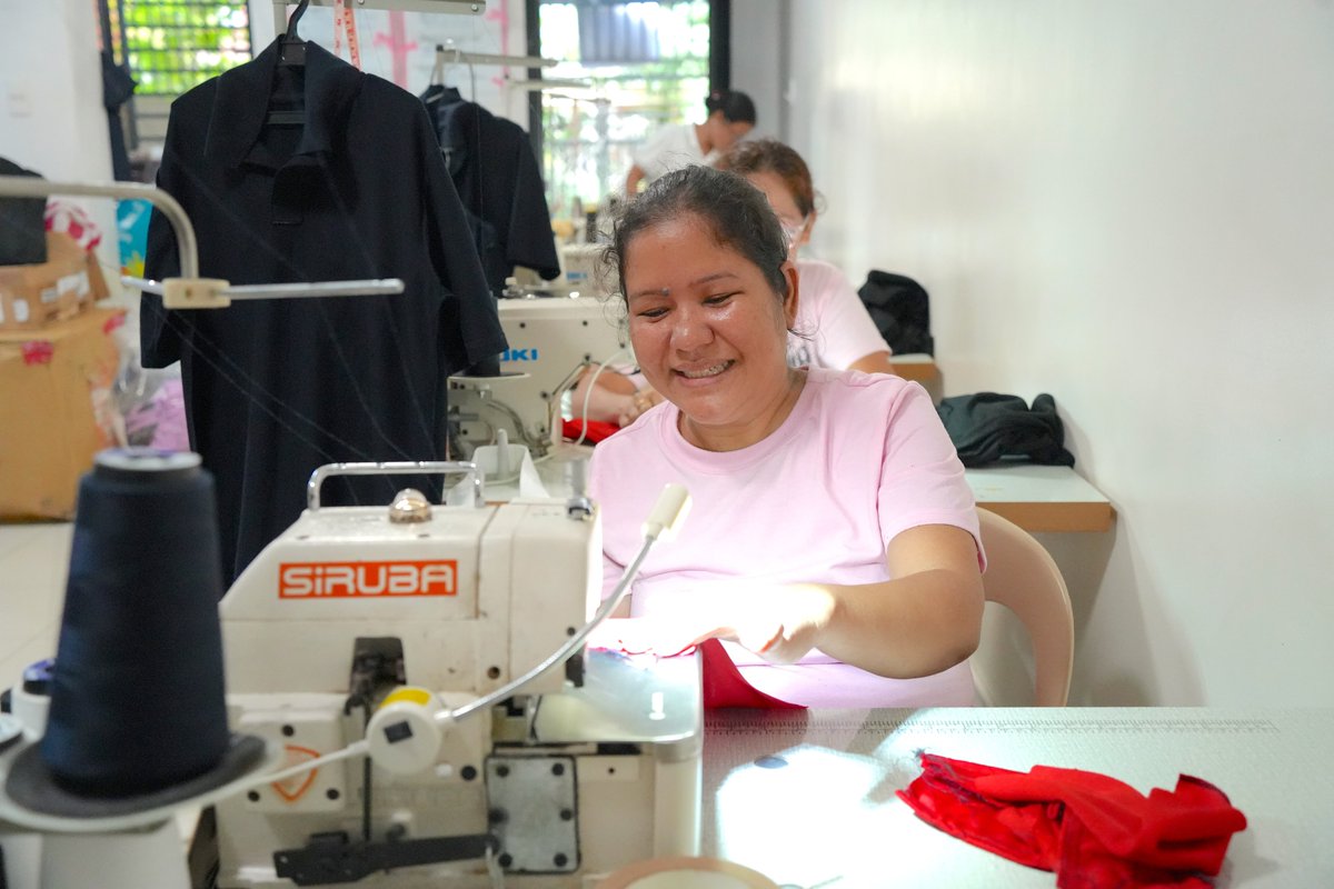 日本人女性たちがフィリピンで立ち上げた、無償で通えるファッションスクール「coxco Lab」。

貧困地域で暮らす女性の経済的自立をサポートしています。

マニラ首都圏にある、スクールを取材しました。

#国際女性デー
huffingtonpost.jp/entry/story_jp…
