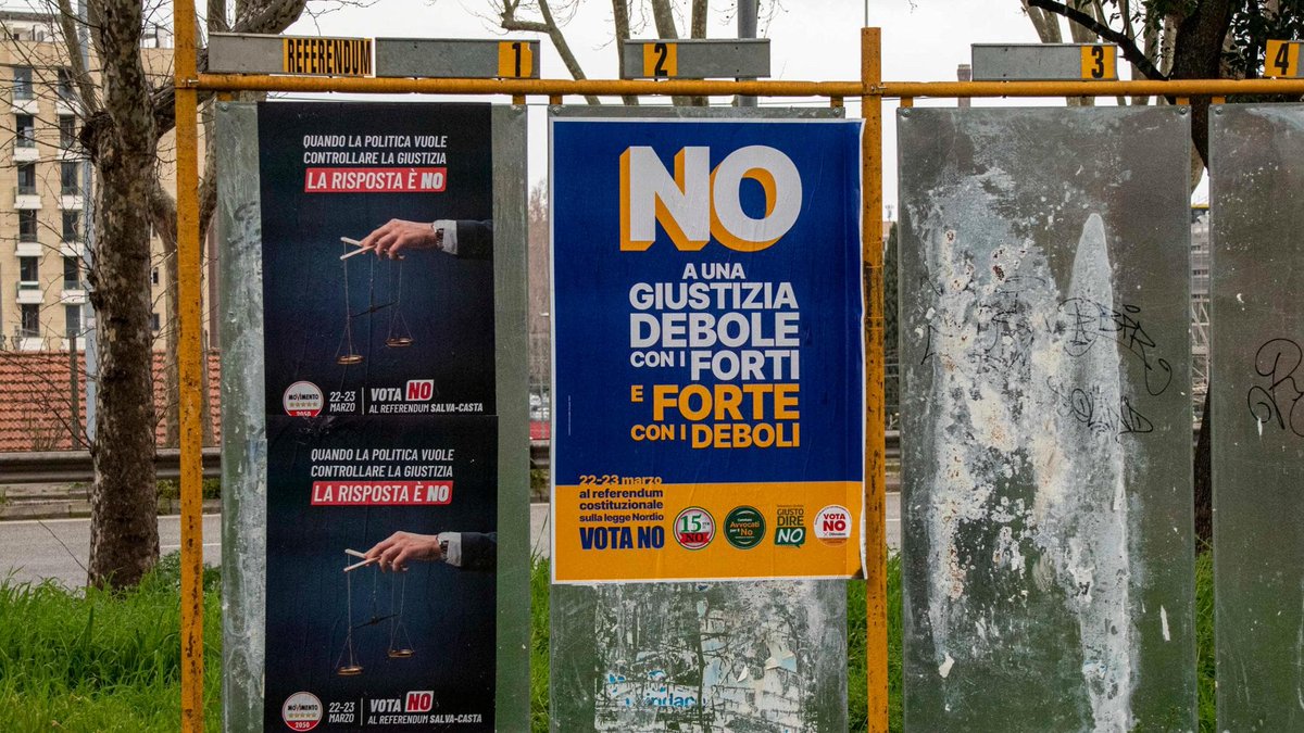 rep_roma's tweet photo. Cartelloni elettorali in vista del referendum, lo spreco: per legge sono costati 300 mila euro https://t.co/EkRktKYa3M https://t.co/2D1KmCQ8GE
