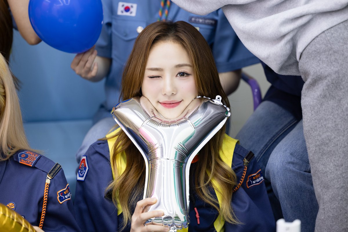 QueenzEye_OFFICIAL tweet media