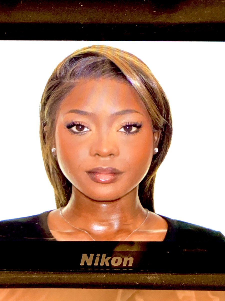 AshleyAkua_'s tweet photo. The Flag:                                 The Face: https://t.co/Xz2BsZyFNV