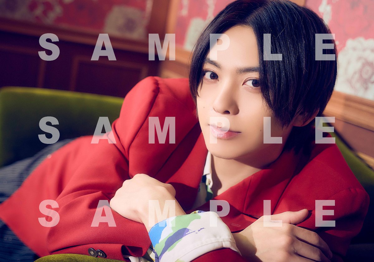 TVguidePERSON's tweet photo. 【「#TVガイドStageStars vol.32」3/30発売！】
セブンネットショッピングさんでは、#石川凌雅 さん(@ryoga_ishikawa)が表紙を飾る限定表紙版を販売！また、特典として石川さんの生写真を2枚セットでプレゼント！本日は特典生写真の絵柄を解禁いたします。詳細・ご予約はhttps://t.co/Uh21hdTL0O https://t.co/JXWjf4qL7I
