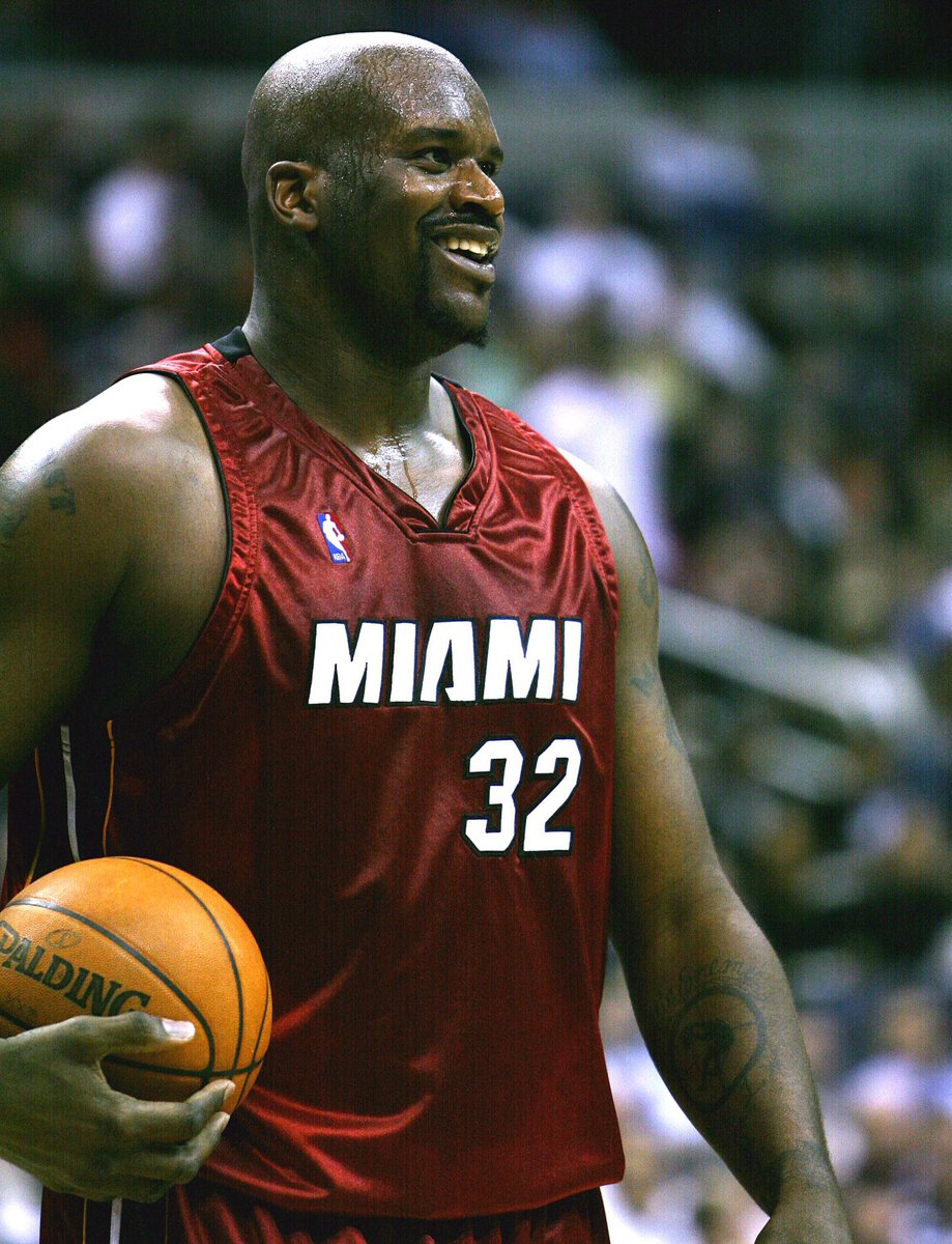 AfroUniverse1's tweet image. TODAY’S AFRO BIRTHDAYS ! NBA PLAYER, SHAQUILLE O’NEAL ! JAZZ GUITARIST, WES MONTGOMERY ! SINGER, MARY WILSON ! COMEDIAN, DL HUGHLEY ! NBA PLAYER, MARCUS SMART ! ACTRESS, ANNA MARIA HORSFORD ! #ShaquilleONeal #DLHughley #MarcusSmart #BlackExcellence