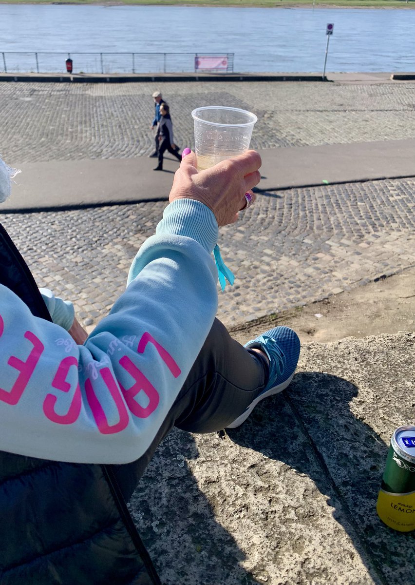 Zu Besuch beim „blauen Band“ auf den Rheinwiesen in Düsseldorf.
