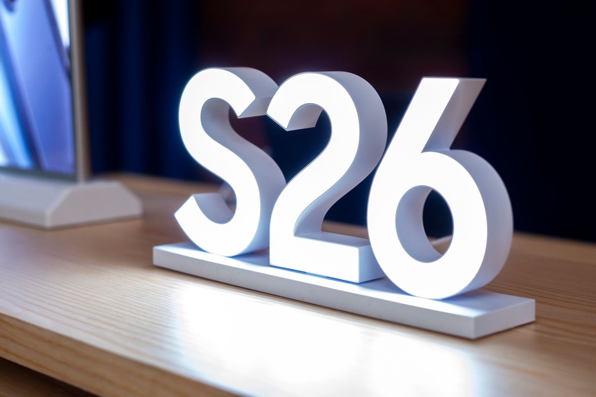 Shiko_Msa's tweet image. Big win for Samsung! 🫡

The Galaxy S26 Ultra has taken home Best in Show at the Global Mobile Awards during MWC 2026, one of the mobile industry’s top honours. 

A nod to its Galaxy AI features, advanced hardware and new Privacy Display.

#MWC2026 
#GalaxyS26Ultra