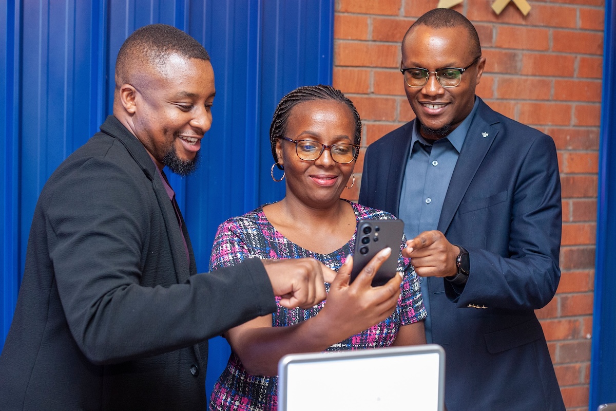 Shiko_Msa's tweet image. Big win for Samsung! 🫡

The Galaxy S26 Ultra has taken home Best in Show at the Global Mobile Awards during MWC 2026, one of the mobile industry’s top honours. 

A nod to its Galaxy AI features, advanced hardware and new Privacy Display.

#MWC2026 
#GalaxyS26Ultra