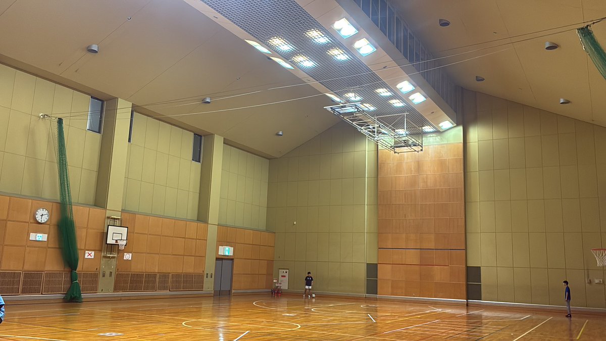 ny_reha's tweet photo. 今日はファインプラザ大阪で、18時半から、特性のある子どもたちのサッカーチームの活動です。
明日は長居障がい者スポーツセンターで10時からサッカー教室があります。
飛び入り参加OKです！
#チームプレイズ https://t.co/YJAKmqVAlT