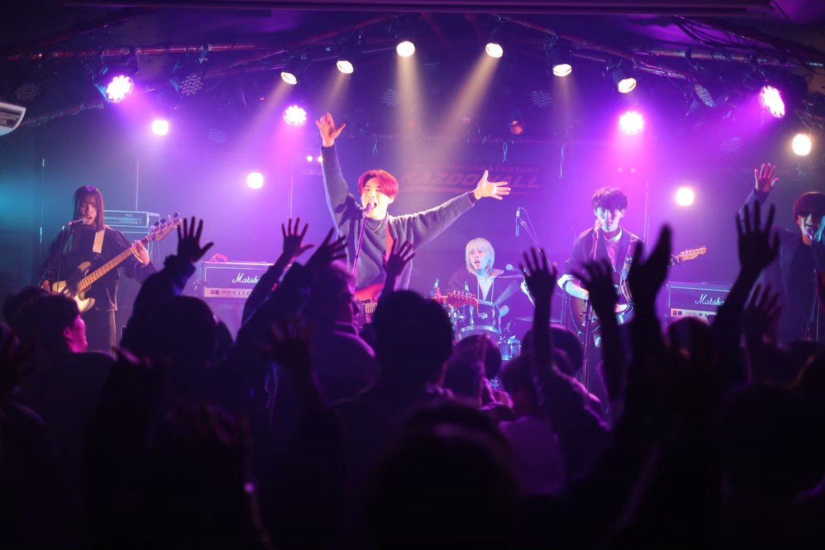 山梨大学に合格された皆さん、おめでとうございます！

FreeMusicことフリミは、春から一緒に活動していく部員(2年生以上も！)を募集しています！
音楽ジャンルも演奏形態も自由、初心者経験者どんな方も大歓迎です！
興味のある方は、質問箱やDMに気軽に連絡ください🎸
 #春から梨大
 #春から山梨大学