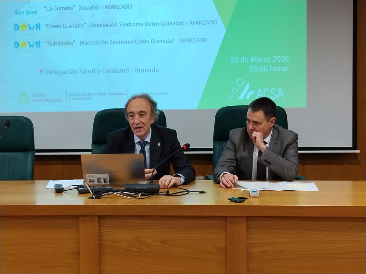 calidadACSA's tweet photo. Ayer estuvimos en la delegación de @saludand #Granada con el delegado territorial, Indalecio Sánchez-Montesinos, celebrando el acto de entrega de la #certificación de @calidadACSA a 3⃣ CAIT 👧🏼🧒🏻de la provincia: CAIT La Cometa de la Asoc. San José Guadix y dos CAIT de @granadown. https://t.co/9grpVEQgZk