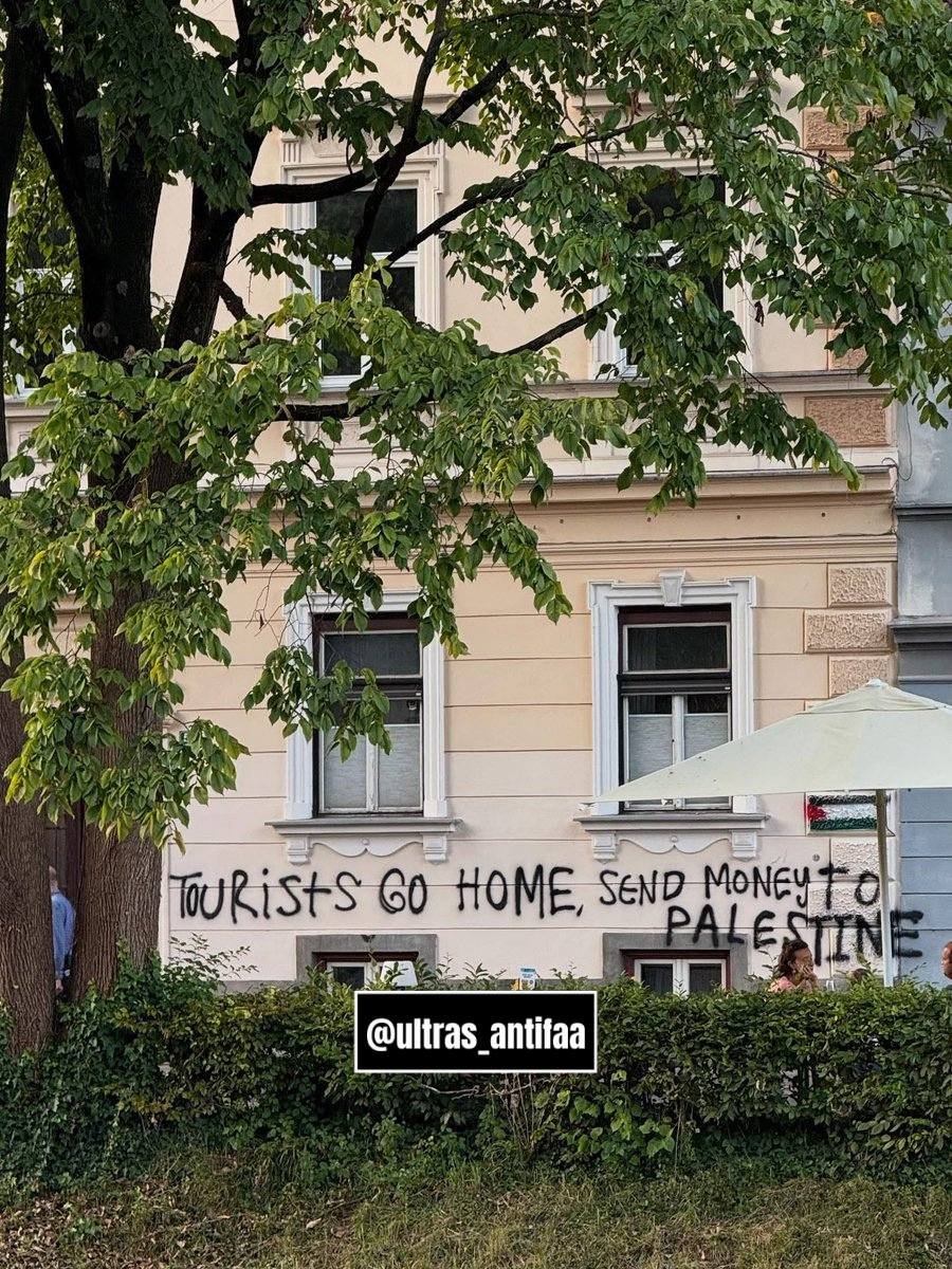 Antifa_Ultras tweet media