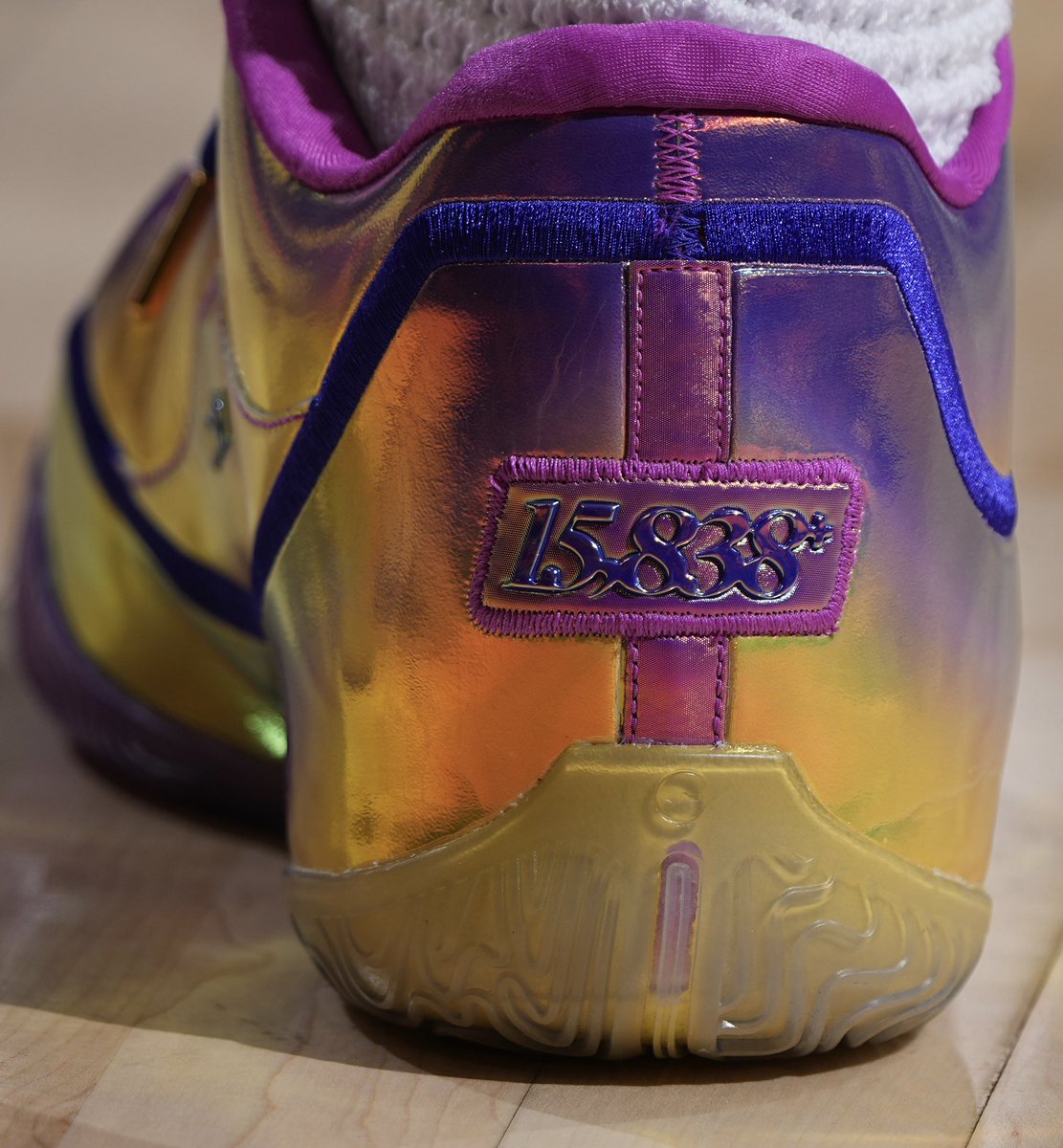 Novelship's tweet photo. History made 👑
LeBron James rocks a special Nike LeBron 23 “15,838+” PE after becoming the NBA’s all-time field goal leader.👀

https://t.co/c41FlVG9em

#lebronjames #fyp #nbasneakers #shoes #basketball #nike #sneakers #fyp #sneakerheads #SneakerWatch #fyp #shoes #sneaker https://t.co/GLattP2naA