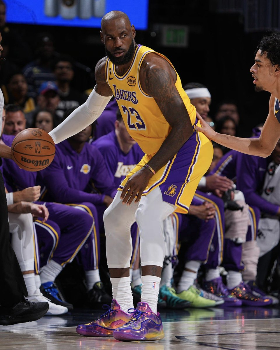 Novelship's tweet photo. History made 👑
LeBron James rocks a special Nike LeBron 23 “15,838+” PE after becoming the NBA’s all-time field goal leader.👀

https://t.co/c41FlVG9em

#lebronjames #fyp #nbasneakers #shoes #basketball #nike #sneakers #fyp #sneakerheads #SneakerWatch #fyp #shoes #sneaker https://t.co/GLattP2naA