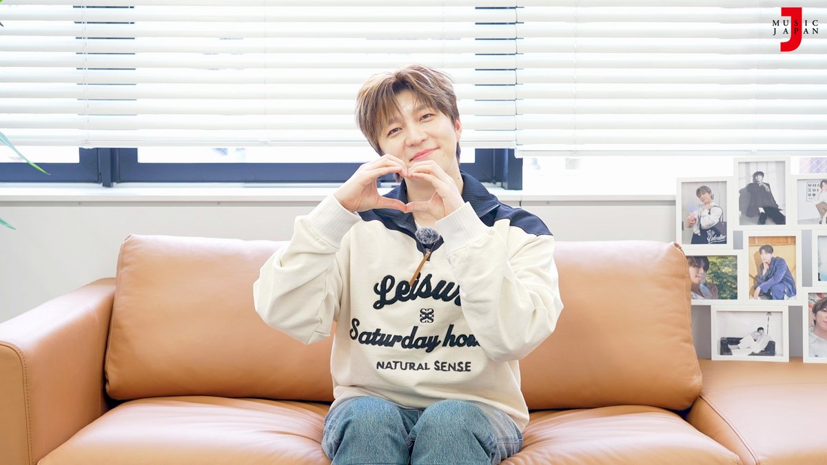 MusicJapanTV's tweet photo. 📸ゲスト写真第1弾！
https://t.co/LuYru8cMU2

【ラブラブ K-POP 3月放送分②】
ソロアーティストとしても精力的に活動中、 #シン・スヒョン 登場！
最新ミニアルバム「Gray.」の魅力ポイント、タイトル曲に込めた想いを紹介！
最近のU-KISSメンバーとのエピソード、ファンへのメッセージもお届けします。

📅03/17(火) 23:00※リピート放送有
https://t.co/cB0JQJlois

@shinsh_official @shinsoohyun_jp