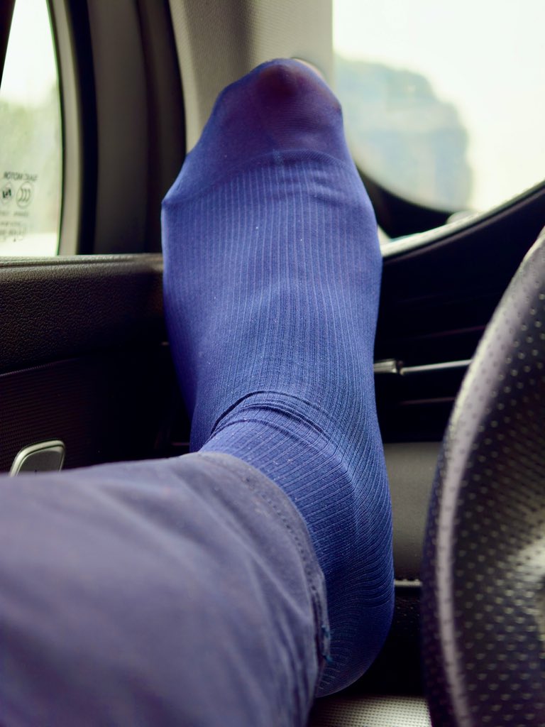 simon_socks tweet media