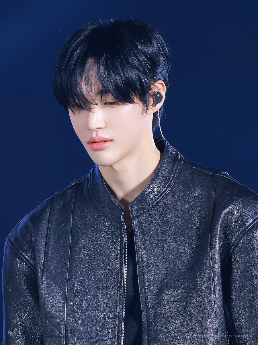 𝒌𝒐𝒊. tweet media