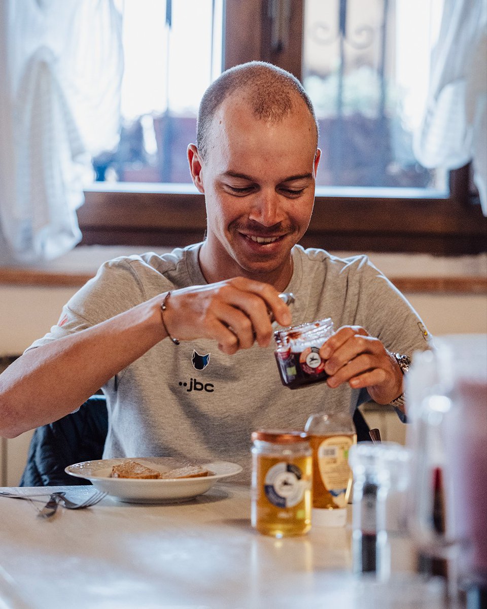 soudalquickstep's tweet photo. Fuel for another day in Siena. 🍯🇮🇹 

#TheWolfpack I @alcenero https://t.co/r8kT8cijr7