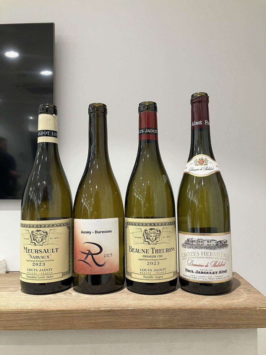 sole_orpa's tweet photo. ‼️ Preventa de bourgogne ‼️ 

Ya estamos con nuestra maravillosa campaña de vinos de bourgogne 🇫🇷 

No te quedes sin estas maravillosas botellas , esta añada 2024 es de gran calidad pero con escasa disponibilidad 

#vilaviniteca #calidoscopi #bourgogne #preventa https://t.co/Cn7zZcysUx