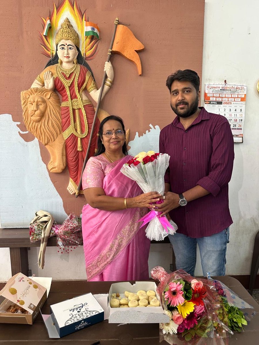 MilanSoni08's tweet photo. “મહિલા શક્તિ, મજબૂત નેતૃત્વ”

સંવાદ, સંગઠન અને સમર્પણ સાથેના નેતૃત્વનું પ્રેરણાદાયક એક વર્ષ પૂર્ણ કરવા બદલ શહેર ભાજપ અધ્યક્ષશ્રી બીનાબેન કોઠારીજી ને ખૂબ ખૂબ અભિનંદન.” https://t.co/k1vRIfuQFv