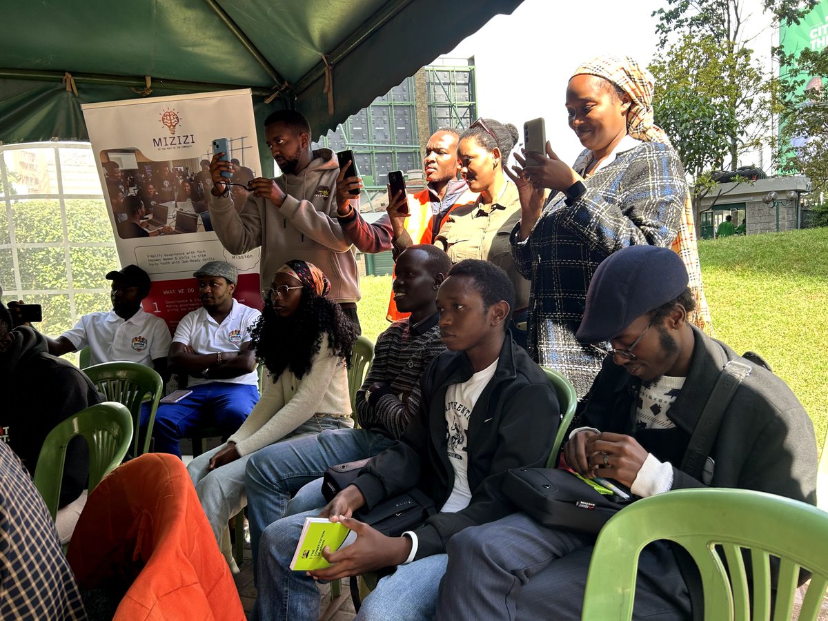 elogkenya's tweet photo. The energy at #KatibaHangout was clear. Young people are not disengaged,they are ready to shape the future with informed action and accountability.
The focus was on unpacking the Bill of Rights in the #ConstitutionOfKenya and examining how these rights hold up, especially during times of crisis, including political crises.
Lively discussions, insightful questions, and critical reflections marked the #ChapterFour unpacking session moderated by Jeremiah Jonathan and Mike Duncan. Energizing icebreakers led by Mwende Mugambi, the Know Your Katiba card games by Fradina Makena and Kerry Mwita, and powerful Katiba storytelling by Simon Muigai and Mulle Musau made every segment engaging, insightful, and full of vibes.
#KatibaHangout #KatibaChampions #EyesOnElections
@S_emezana @Mizizi_Africa @SautiYetuAfrika @beyondbordersforher @HopeRekindledIn @yourvoiceyourpower @FradinaGitonga @kerry_mwita @Mwende_Mugambi