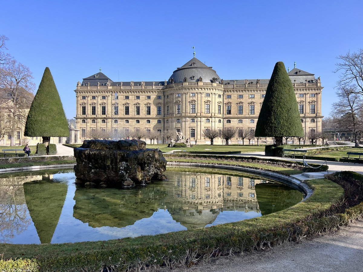 TheItalianProperJob tweet media