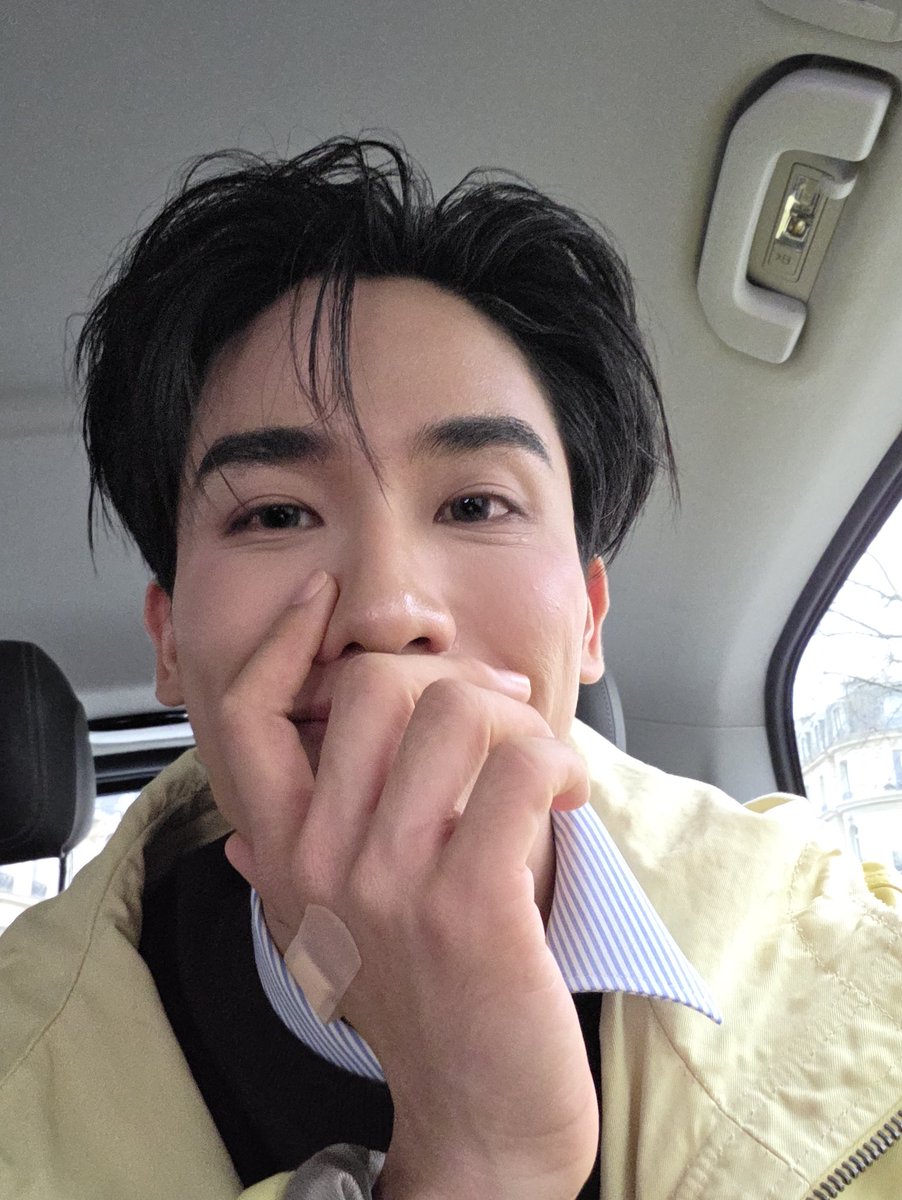 See you at the show 💙
#LOEWE 
#LOEWEFW26 
@LoeweOfficial https://t.co/DNVWsOSykK