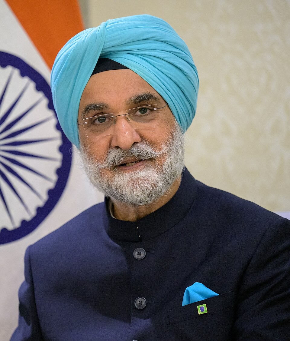 Heartiest congratulations to Shri Taranjit Singh Sandhu ji on being  appointed as the Lieutenant Governor of Delhi. With his extensive  diplomatic experience and distinguished service to the Nation, including  his tenure as