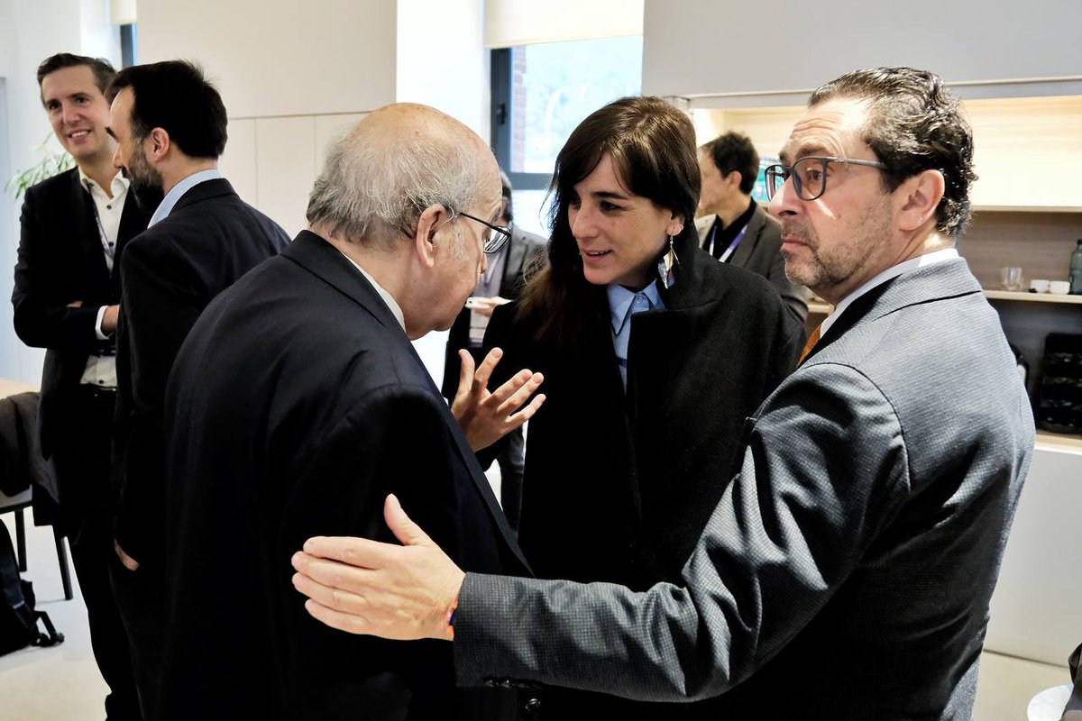 Recerca i Universitats tweet media