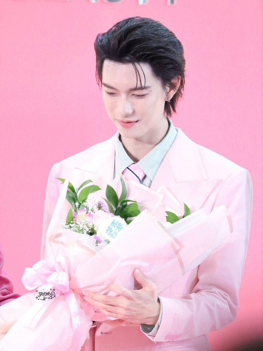 It's like he carries his own “cute filter” everywhere he goes