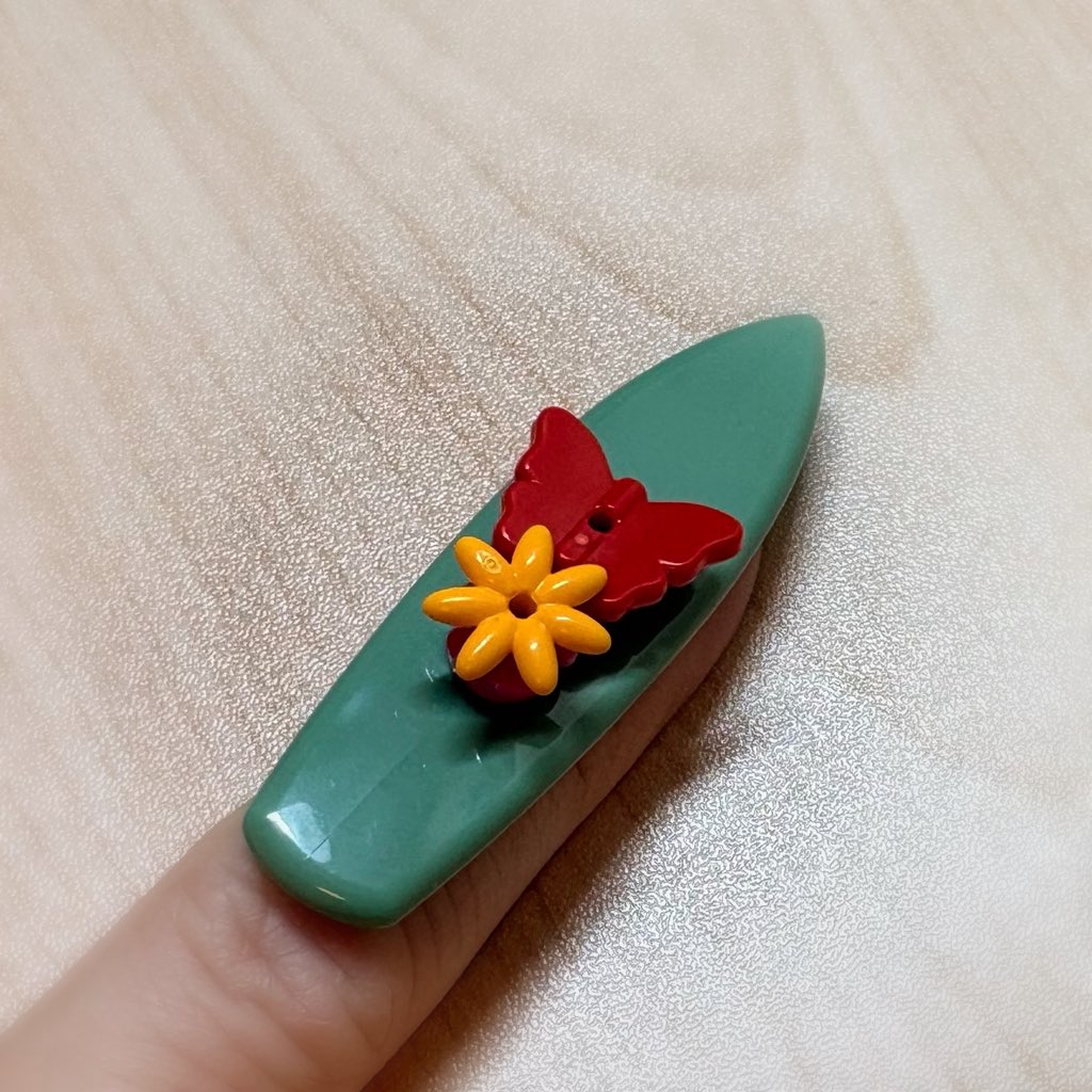 かなれ tweet media