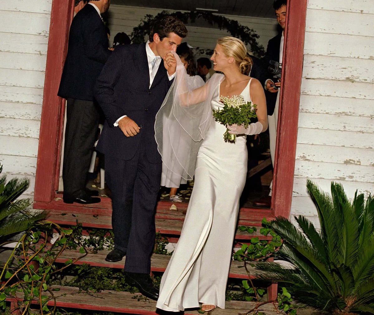 OH MY GOD??????????????!!!!!!!!!!!