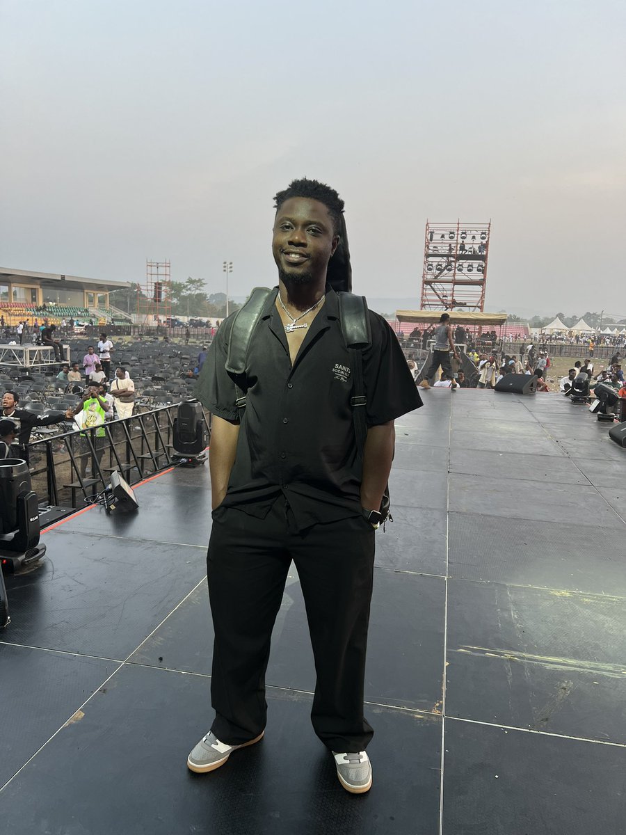 Joshua Moszi 🎸 tweet media