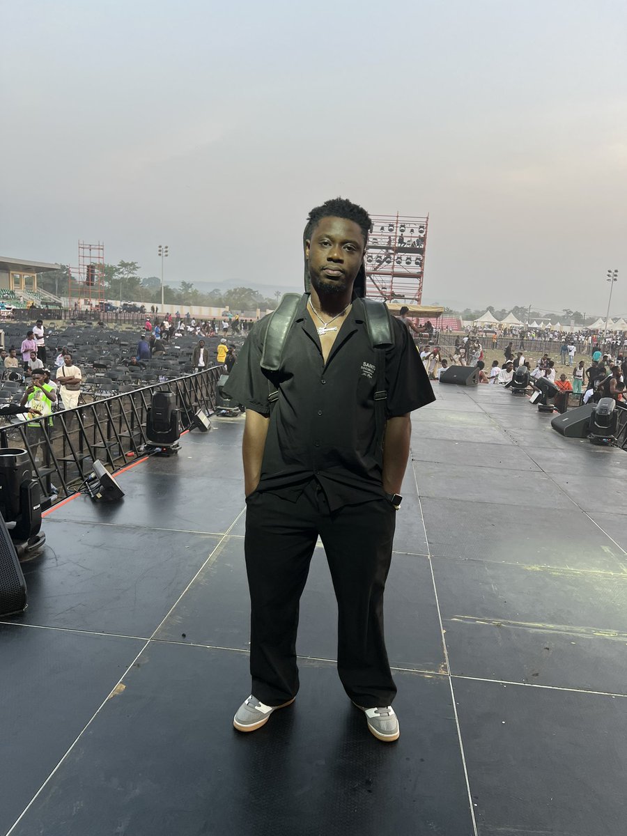 Joshua Moszi 🎸 tweet media