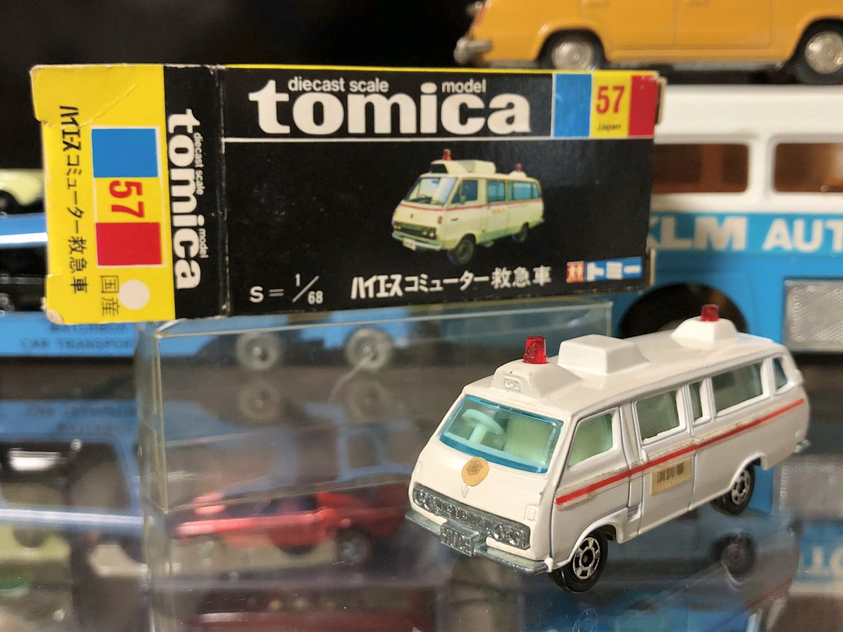 黒箱トミカ 57-1-5 トヨタ ハイエース コミューター 救急車 初期の赤