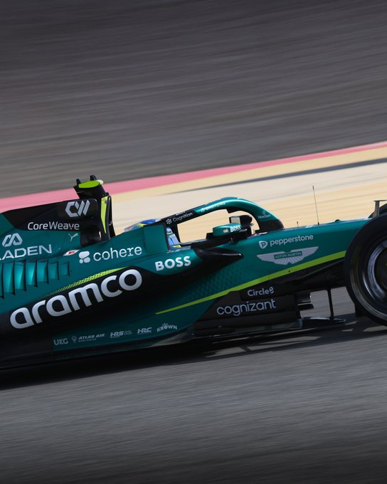 SoyMotor's tweet photo. 🚨Newey, sobre el motor Honda

🗣️"Esta temporada se trata, en primer lugar, de solucionar este problema de vibración para que podamos correr de manera confiable y, a partir de ahí, ver cuánto rendimiento pueden agregar al motor"

🗣️"Al mismo tiempo, Honda necesita empezar a trabajar en el motor del 27, porque está claro que se necesita un gran avance en la potencia del motor de combustión para el 27 y ese tiene que ser su único enfoque"

#F1 #AusGP